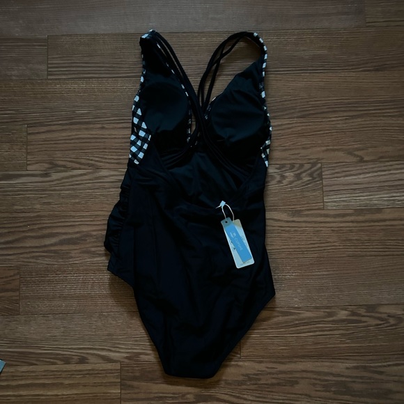 NWT Black and White Tummy Control Swimsuit - Picture 6 of 11